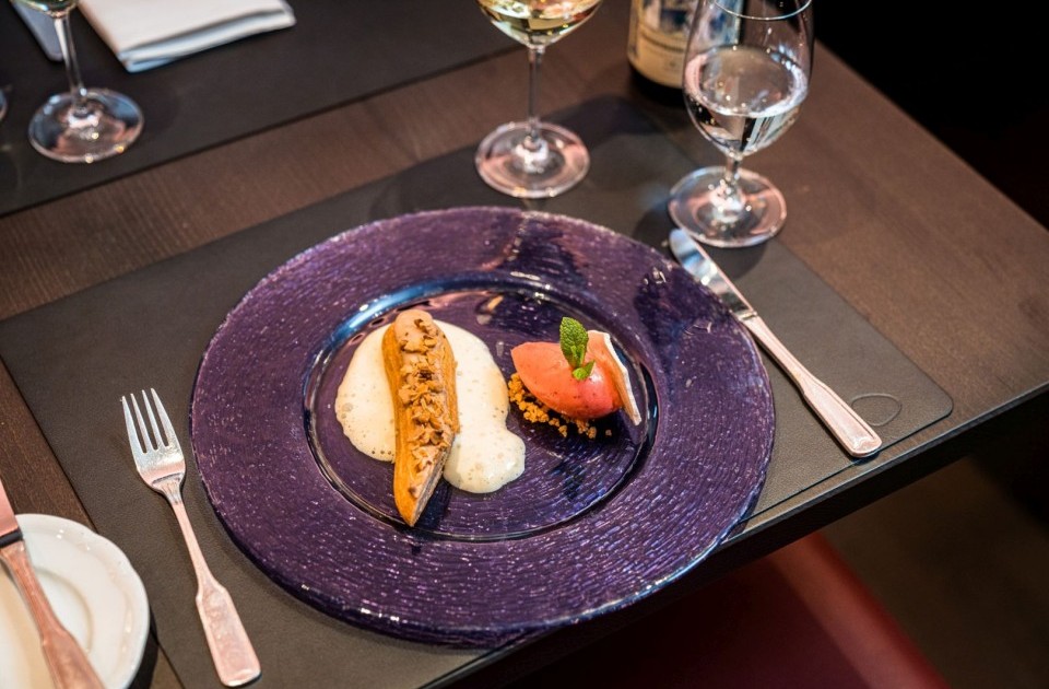 Schokoladen Nougat Éclair